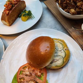 RH Toronto | The Gallery at Yorkdale - RH burger - Furniture Stores Near Me - Toronto, Ontario
