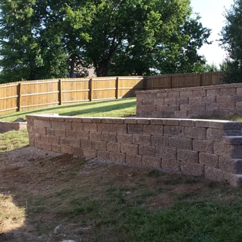 Midwest Masonry - Block retaining walls for a back yard - Masonry/Concrete Near Me