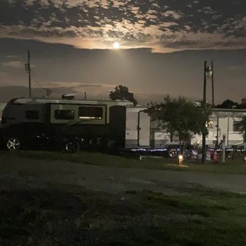 Unhitched Talladega - RV Parks Near Me - Lincoln, Alabama Unhitched Talladega - RV Parks Near Me - Lincoln, Alabama
