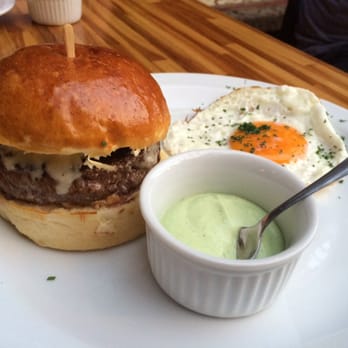 Aé Sagarana - Sagarana Burger - Dive Bars Near Me - São Paulo, SP