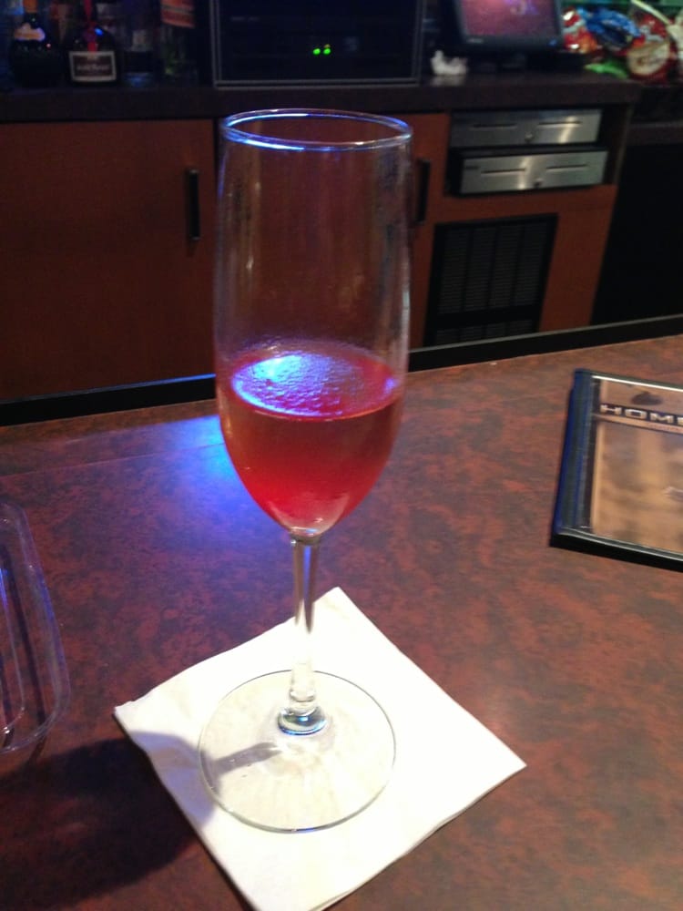 HOME TURF SPORTS BAR Updated September 2024 21 Photos & 54 Reviews 1 World Way, Los