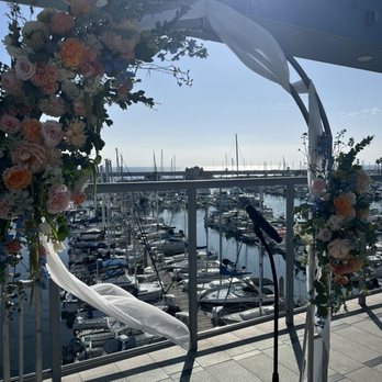 Shade Hotel Redondo Beach - Beautiful arch for the wedding - Hotels Near Me - Redondo Beach, California Shade Hotel Redondo Beach - Beautiful arch for the wedding - Hotels Near Me - Redondo Beach, California