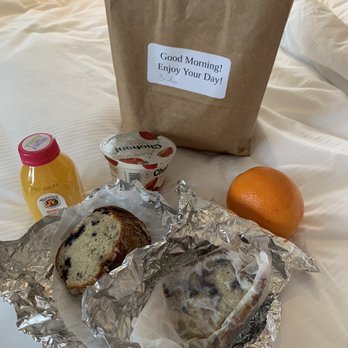 Grand Hotel - Complimentary breakfast - Hotels Near Me - Kennebunk, Maine