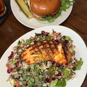 Ollo - Salmon bowl & waygu burger - New American Near Me - Malibu, California