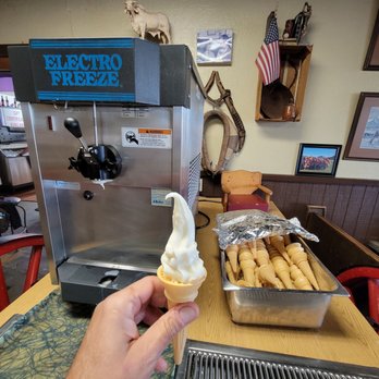 David's Barbecue - Free ice cream at end of meal. Self serve. - Barbeque Near Me - Pantego, Texas David's Barbecue - Free ice cream at end of meal. Self serve. - Barbeque Near Me - Pantego, Texas