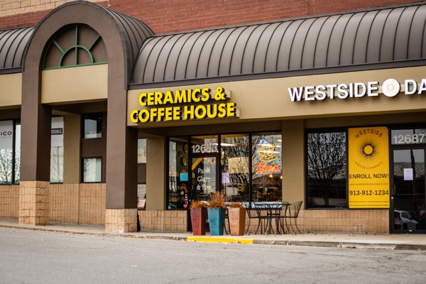Paint Glaze & Fire | Ceramics & Coffee House by null