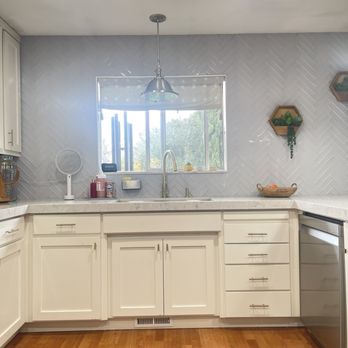 Bee Fresh Cleaners - Spotless glass tile wall. - Home Cleaning Near Me - Concord, California