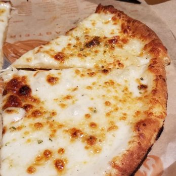 Blaze Pizza - Simple pie with white cream sauce - Pizza Near Me - Murfreesboro, Tennessee Blaze Pizza - Simple pie with white cream sauce - Pizza Near Me - Murfreesboro, Tennessee