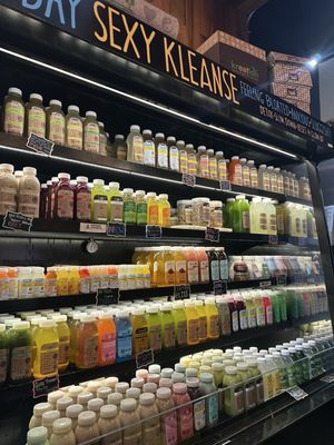 Kreation Organic Juicery & Avoholic Bar - Toluca Lake by null