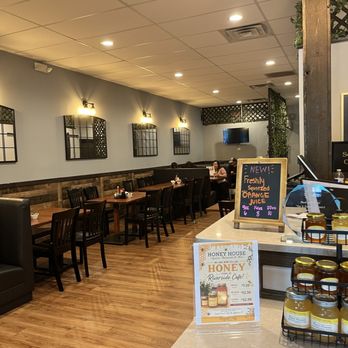 Riverside Cafe - Entrance seating area - Coffee & Tea Near Me - Gurnee, Illinois Riverside Cafe - Entrance seating area - Coffee & Tea Near Me - Gurnee, Illinois