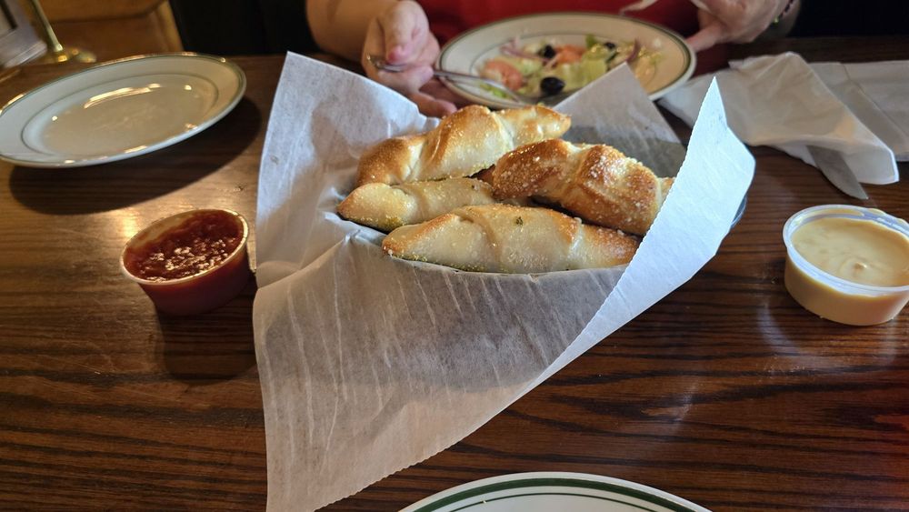 3 Joe’s Pizzeria & Trattoria