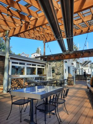 The Schooner Restaurant & Lounge by null