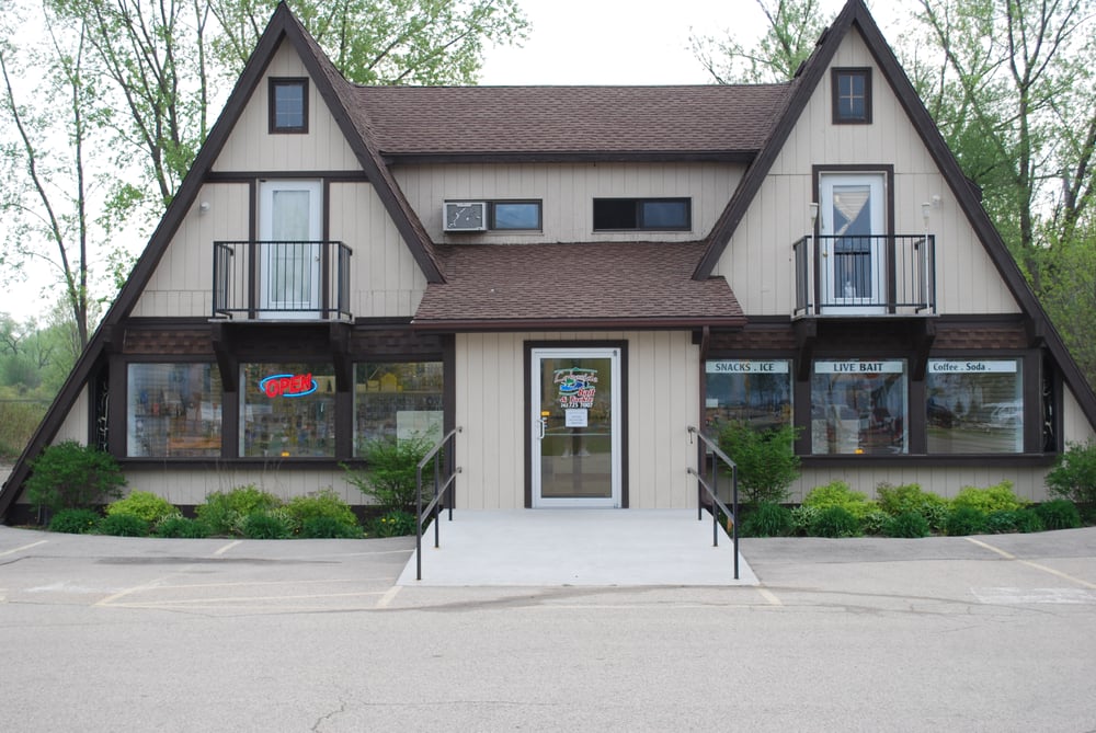 LAKESIDE BAIT & TACKLE Updated October 2024 34 Photos 3542 State