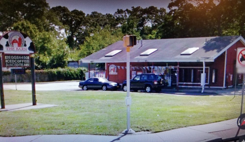 THE BARN Updated September 2024 1032 Portion Rd, Lake Ronkonkoma