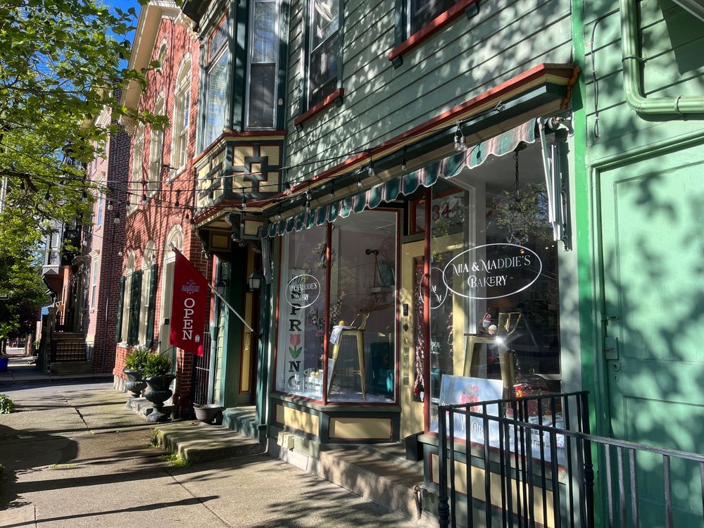 Mia & Maddie’s Bakery