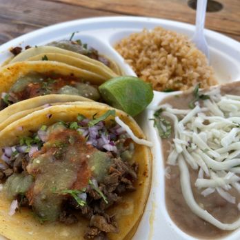 Suzys Taqueria - Taco plate - Food Trucks Near Me