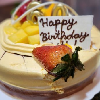 85°C Bakery Cafe-Temecula - Mango cake - Bakeries Near Me - Temecula, California