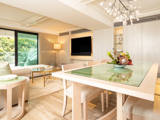 ESPACIO The Jewel of Waikiki by null