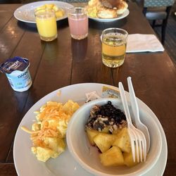 Residence Inn Chapel Hill - Breakfast