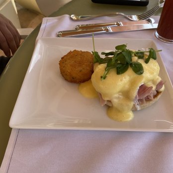 Tableau - Traditional benedicts - Breakfast & Brunch Near Me - Las Vegas, Nevada