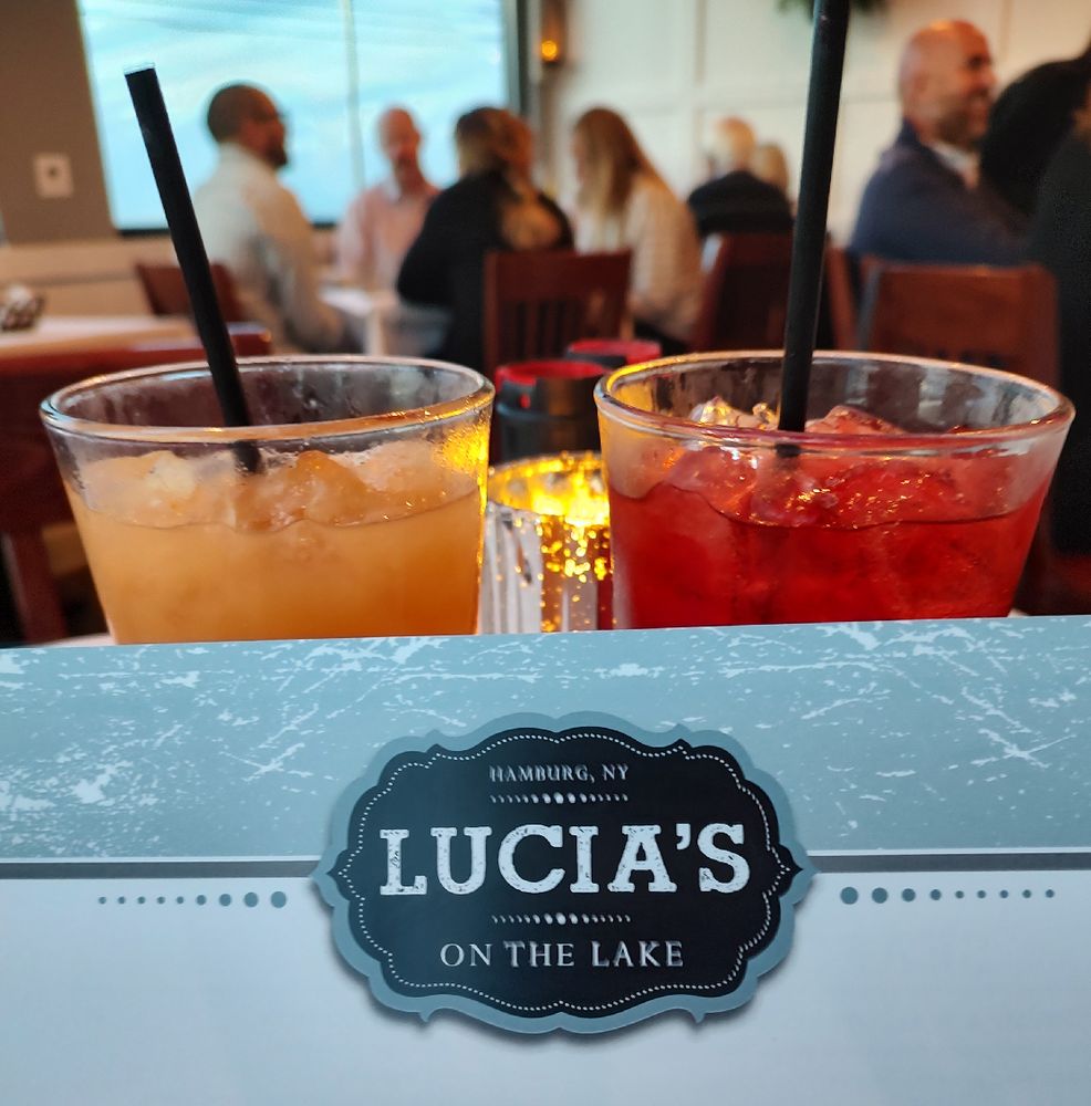 Lucia's On The Lake