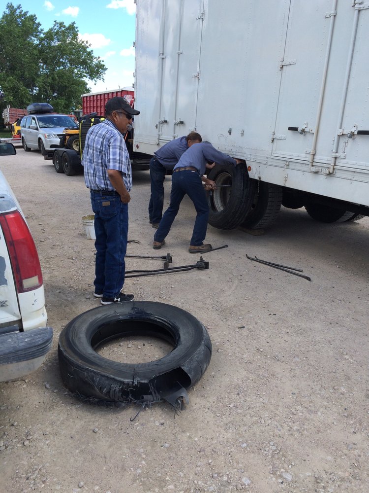 J & S RESTORE Updated September 2024 14 Locust St W, Kadoka, South