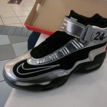 finish line griffey shoes