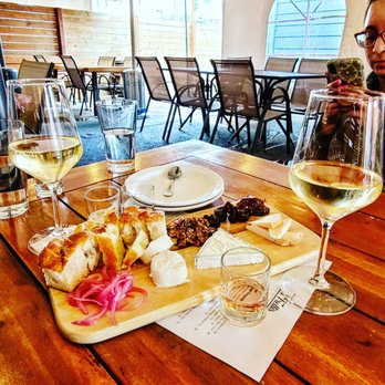 Trellis - Wine Bars Near Me - Dundee, Oregon Trellis - Wine Bars Near Me - Dundee, Oregon