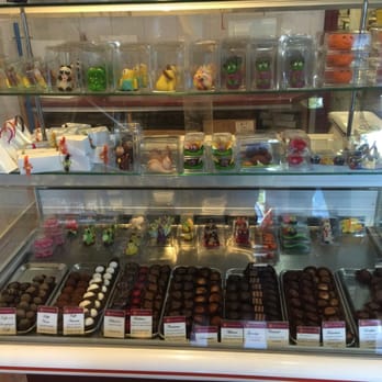 Délice Royal - a variety of chocolates on display - Bakeries Near Me - Ottawa, Ontario Délice Royal - a variety of chocolates on display - Bakeries Near Me - Ottawa, Ontario