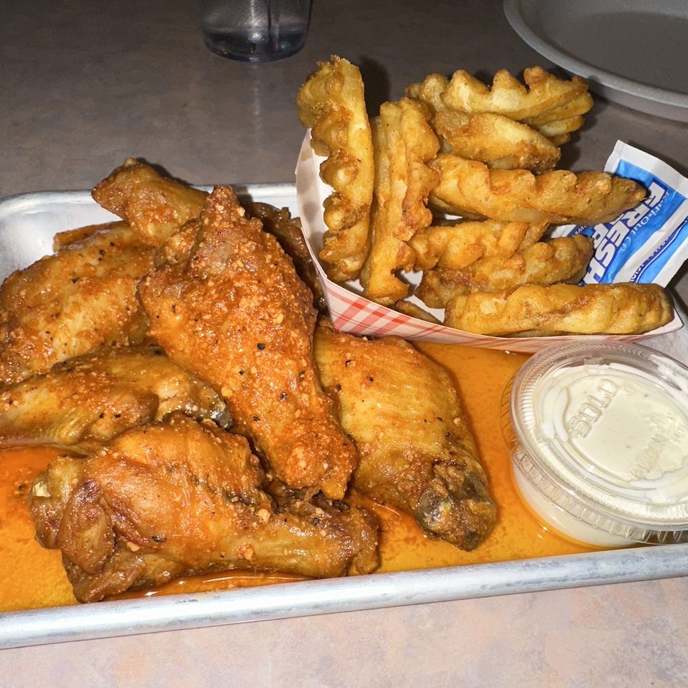 6 piece Garlic Romano wings 6 piece Garlic Romano wings