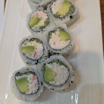 Dozo Sushi & Bar - California roll ($6) - Sushi Bars Near Me - Monrovia, California Dozo Sushi & Bar - California roll ($6) - Sushi Bars Near Me - Monrovia, California