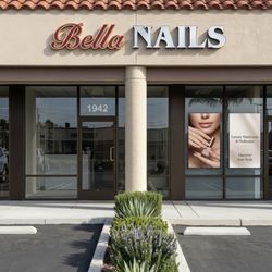 Bella Nails
