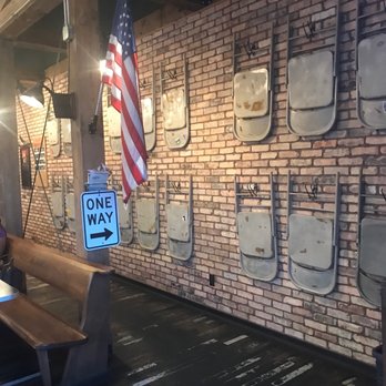 Blackwood BBQ - Love the outdoor feeling decor - Barbeque Near Me - Schaumburg, Illinois Blackwood BBQ - Love the outdoor feeling decor - Barbeque Near Me - Schaumburg, Illinois