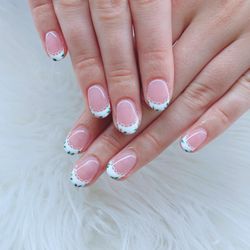 Mia Nails