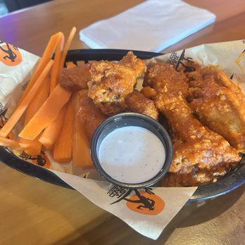 Eastbound Bar & Grill - Wings - Bars Near Me - Lakeside, California Eastbound Bar & Grill - Wings - Bars Near Me - Lakeside, California
