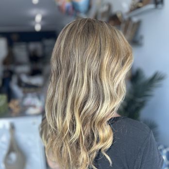 Thairapy By The Bay - Quick little freshen up on this beautiful guest, with just a couple babylights - Hair Salons Near Me - Eastport, New York Thairapy By The Bay - Quick little freshen up on this beautiful guest, with just a couple babylights - Hair Salons Near Me - Eastport, New York