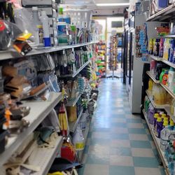Lucky Discount 98 Plus - Aisles of goods