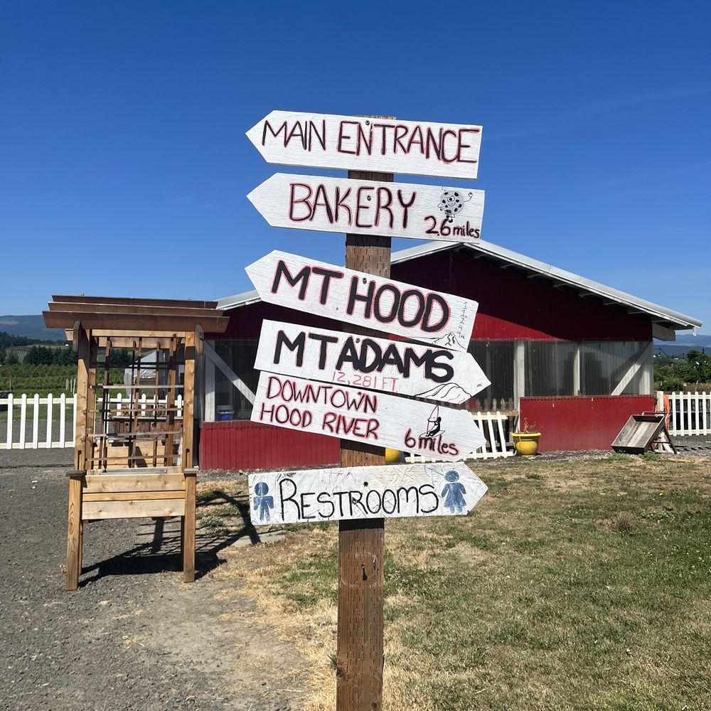 Packer Orchards & Bakery - Bakeries Near Me - Hood River, Oregon Packer Orchards & Bakery - Bakeries Near Me - Hood River, Oregon
