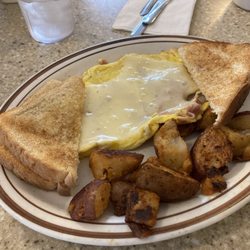 Galante's Restaurant - Eggs with ham, cheese, home fries and white toast