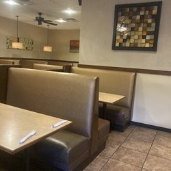 Captain's Pizza Restaurant & Bar