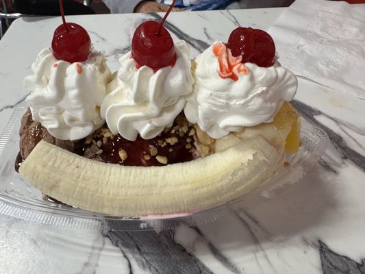 Mimi's Ice Cream & Coffee Shoppe by null