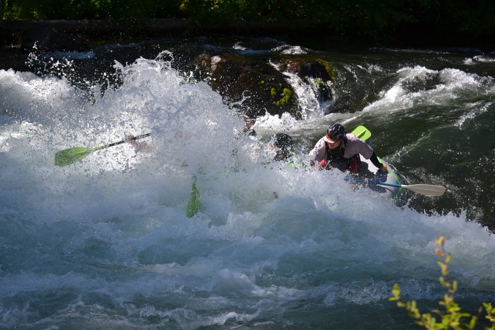 Columbia River Outdoors Logo