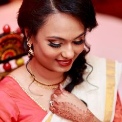 Mehndi by sonam - Bridal henna, makeup and hairstylist by me