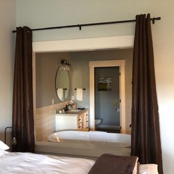 Willamette Valley Bed and Breakfast - Interior suite