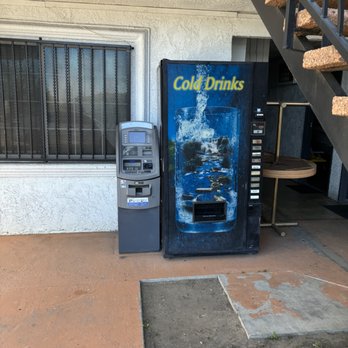 Hill Top Motor Inn - Vending and cash ATM - Hotels Near Me - Los Angeles, California Hill Top Motor Inn - Vending and cash ATM - Hotels Near Me - Los Angeles, California