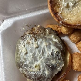 Bamboozels - Shelby burger - Cocktail Bars Near Me - West Dundee, Illinois