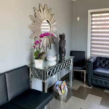 Esthetic Dentistry - Lobby - General Dentistry Near Me - Glendale, California Esthetic Dentistry - Lobby - General Dentistry Near Me - Glendale, California