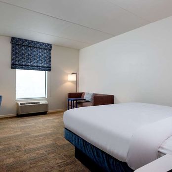 Hampton Inn Baltimore Bayview Campus - Guest room - Hotels Near Me - Baltimore, Maryland Hampton Inn Baltimore Bayview Campus - Guest room - Hotels Near Me - Baltimore, Maryland