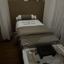 Red Rose Head &  Foot Spa