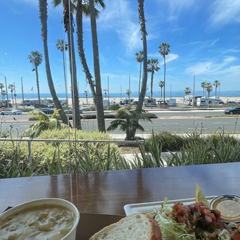Bear Flag Fish - 12oz New England Clam Chowder Soup & Bear Flag Tacos! - Seafood Near Me - Huntington Beach, California Bear Flag Fish - 12oz New England Clam Chowder Soup & Bear Flag Tacos! - Seafood Near Me - Huntington Beach, California